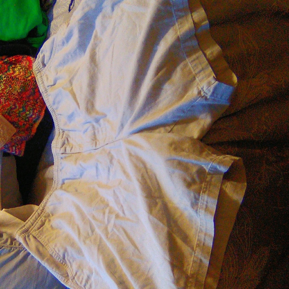 Khaki Shorts ! Perfect for a job !